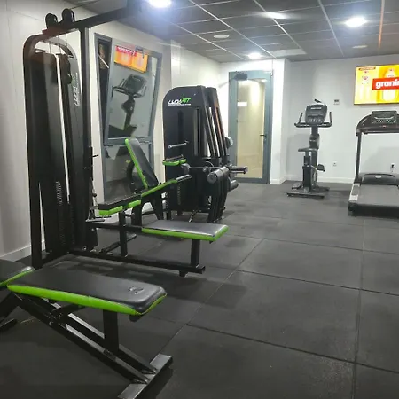 Ground Floor With Private Garden, Heated Pool 아파트 *