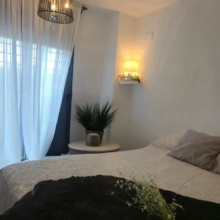 Ground Floor With Private Garden, Heated Pool 아파트