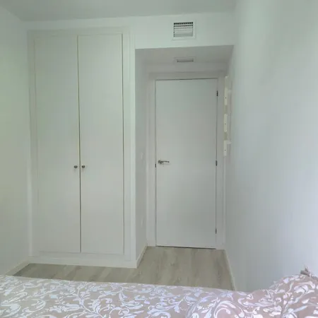 Ground Floor With Private Garden, Heated Pool 아파트