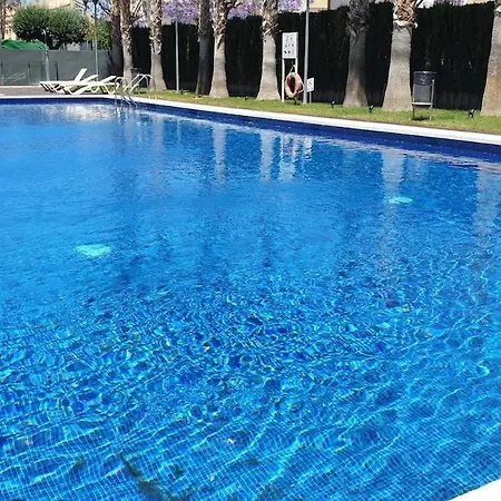 Ground Floor With Private Garden, Heated Pool 아파트